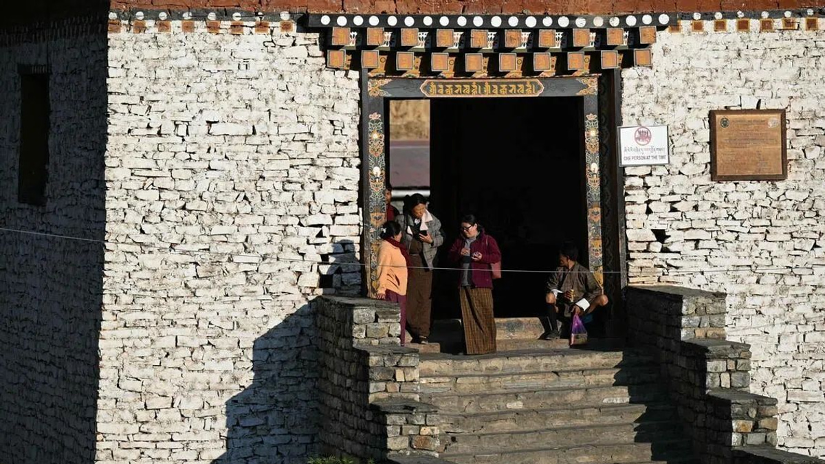 Bhutan Races to Reverse Population Decline with Cash Incentives for Larger Families