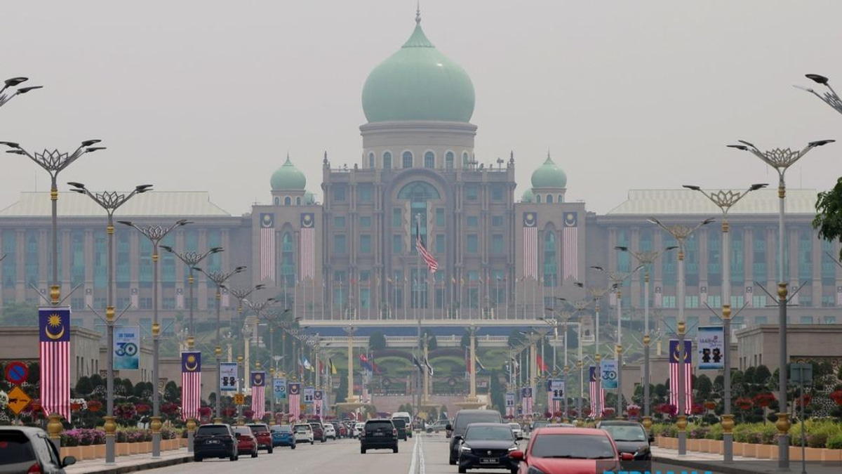 Haze Alert for National Day: Sarawak Most at Risk as Putrajaya Braces for Air Quality Crisis