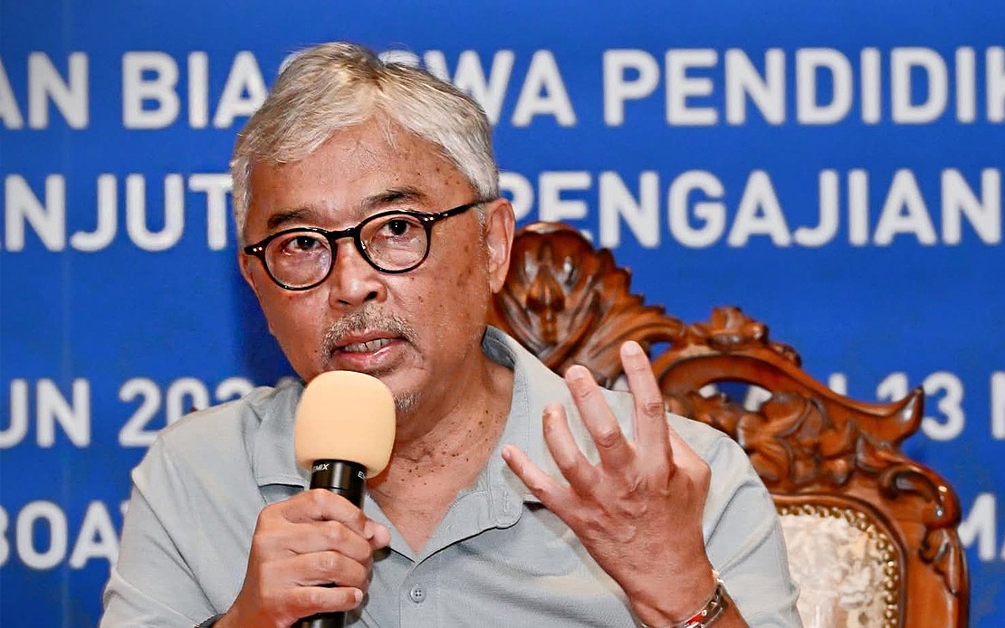 Sultan of Pahang Urges Universities to Expand Scholarships for Tioman Island Students
