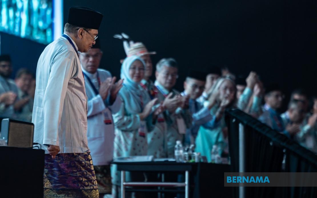 PM Anwar Dismisses Sidelining Claims, Points to Rising State Allocations