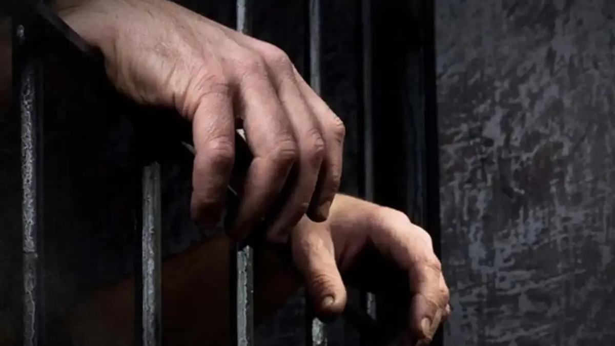Elderly Man Imprisoned for Non-Payment of RM1,000 Fine Following Police Assault