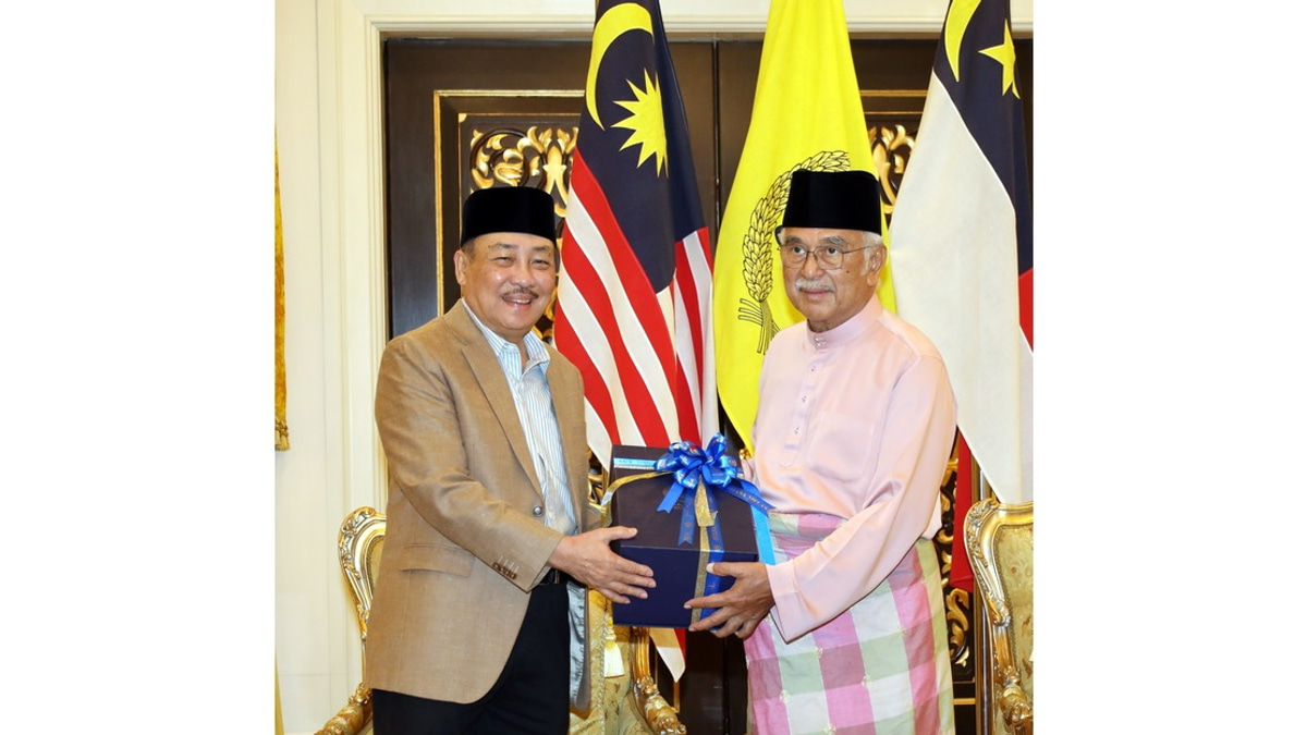 Sabah Chief Minister Visits Melaka Governor to Strengthen Interstate Relations