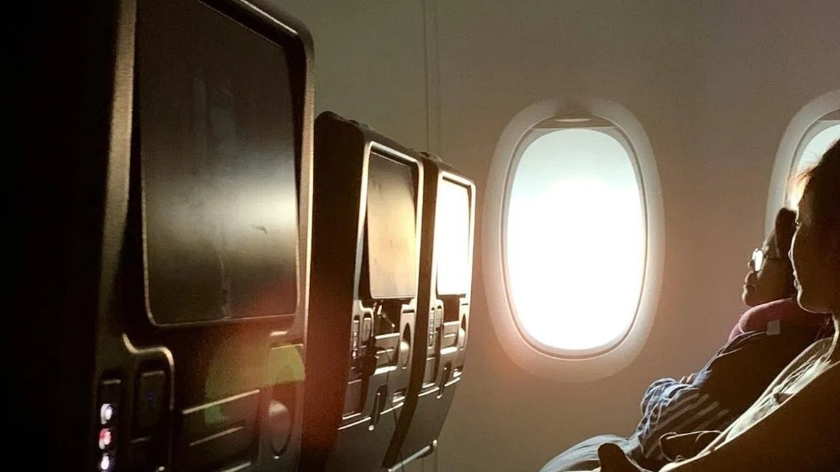 South Korean Teen Urges Stricter Safeguards Against Adult Content in Aircraft Entertainment