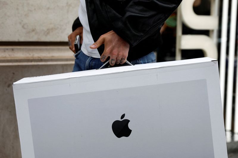 Apple Dethrones Nvidia as World's Most Valuable Company Amid Shifting AI Investor Sentiment