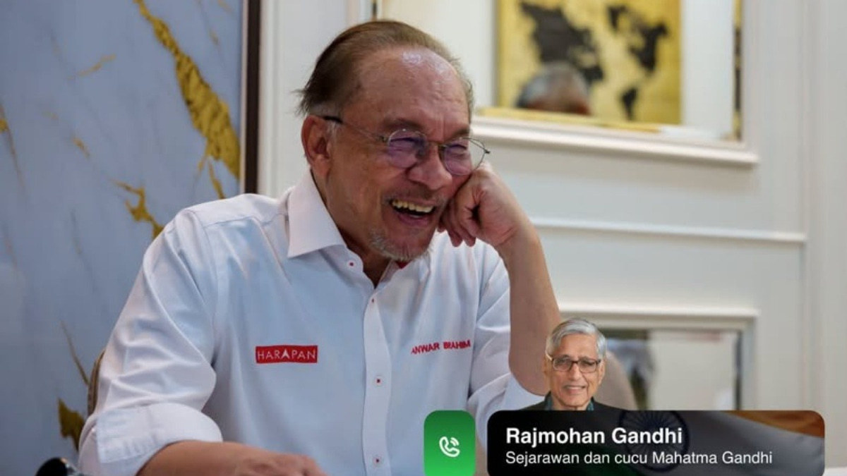 PM Anwar Extends Invitation to Rajmohan Gandhi, Mahatma's Grandson, for Malaysian Visit