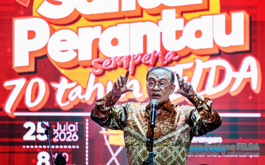Anwar Pushes for Swift Rollout of Seven Felda Settler Support Initiatives