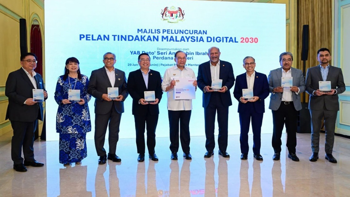 Malaysian Civil Service Cuts Paper Use, Saves RM1.99 Million Through Digitalisation Push