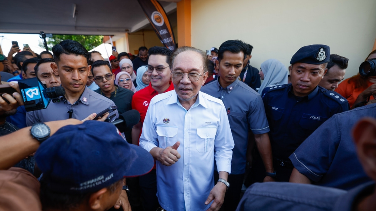 PM Anwar Ibrahim recovers from elective surgery under strict medical supervision
