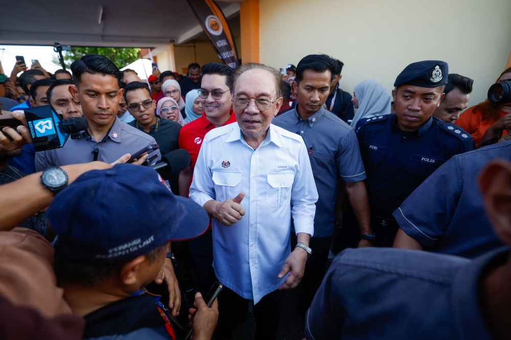 PM Anwar Ibrahim recovers from elective surgery under strict medical supervision