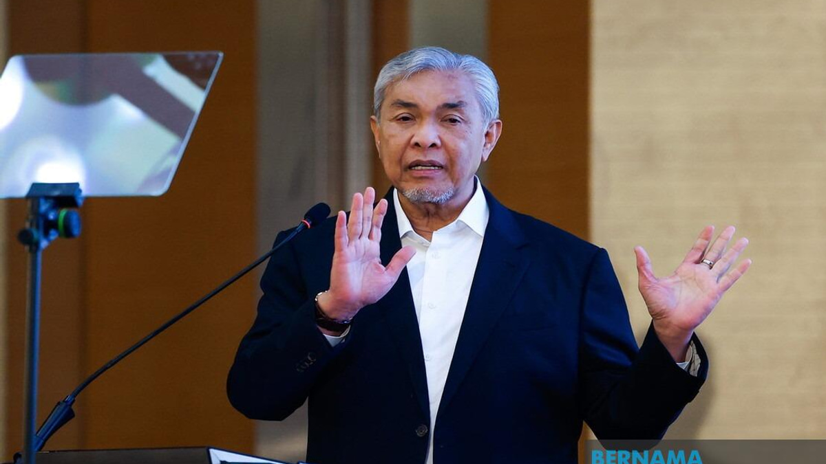 Ahmad Zahid Urges Parties to Shun Race, Religion and Royalty Issues in Negeri Sembilan Campaign