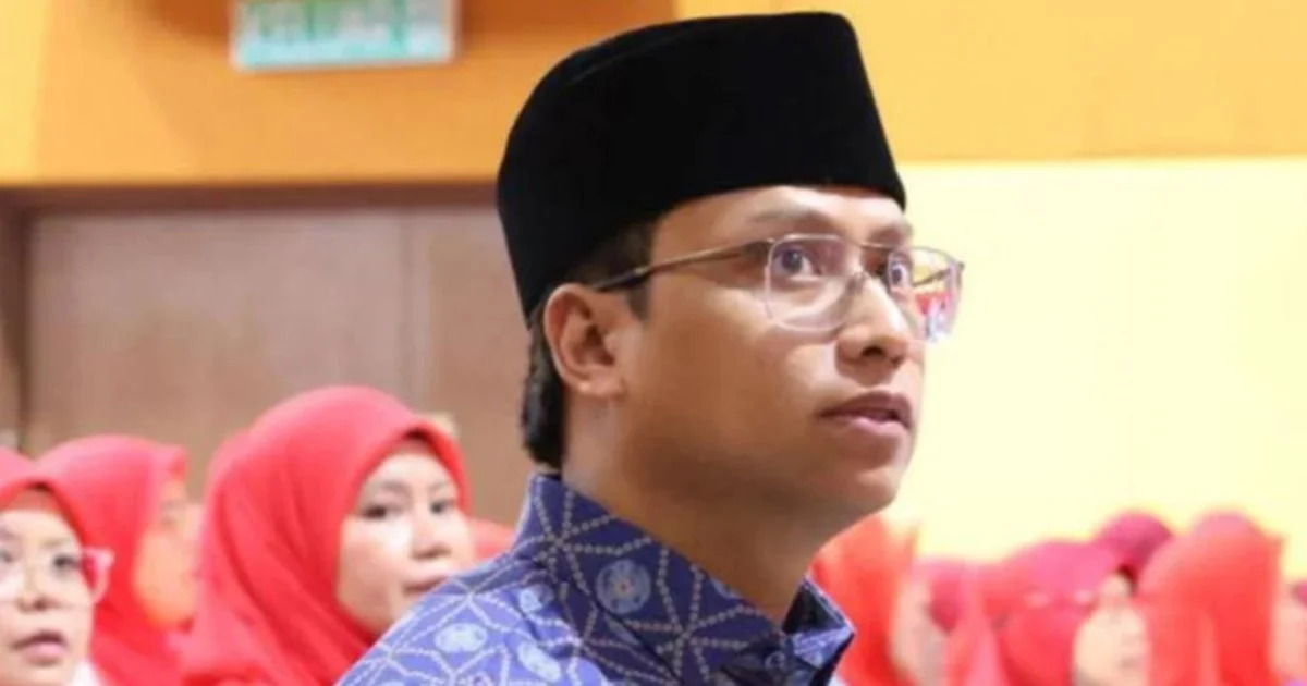 Puad's son defends father's remarks on Umno's future direction