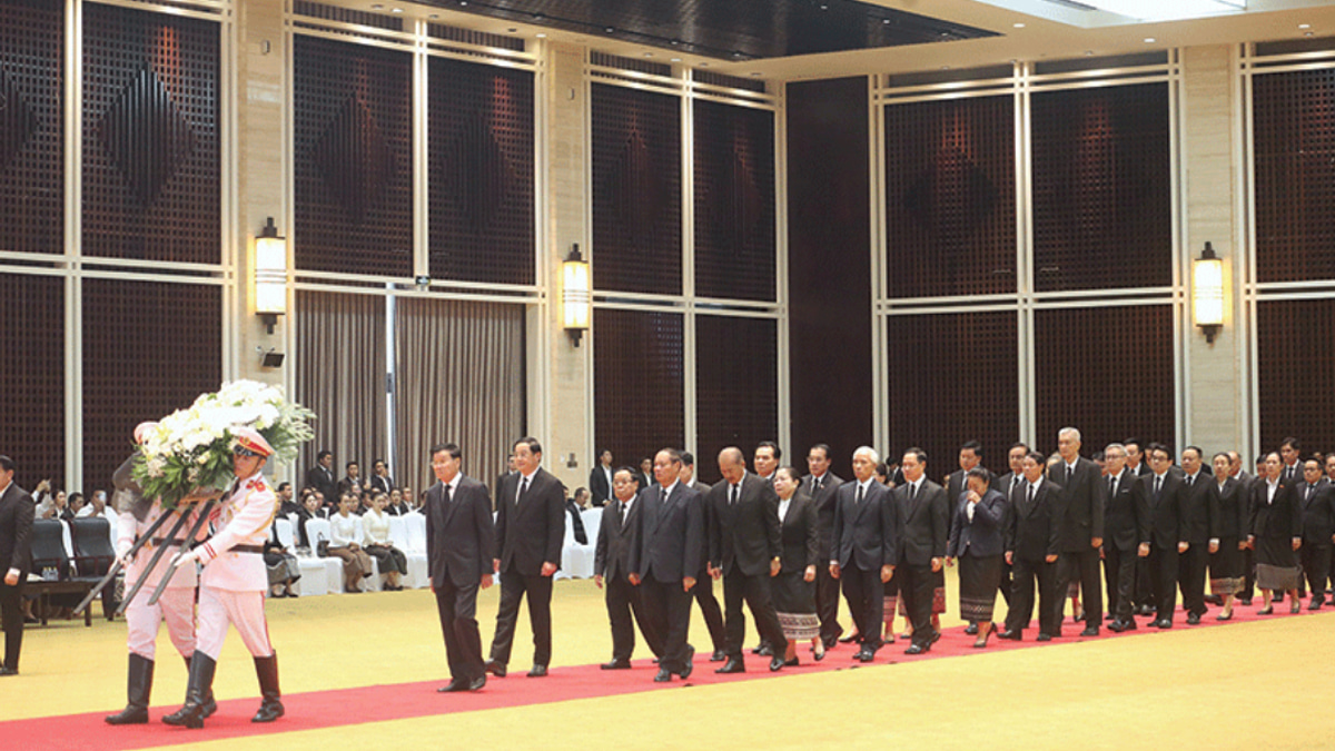 Lao leaders bid farewell to National Assembly President Xaysomphone Phomvihane