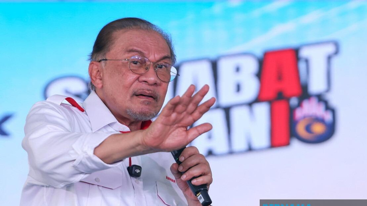 Anwar Urges Balance Between Technological Progress and Moral Values