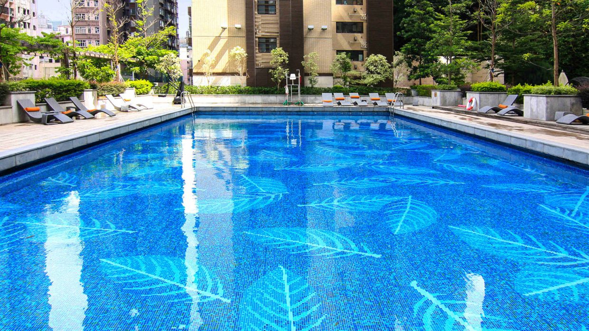 Hong Kong Pool Closed Over Forged Lifeguard Credentials, Sparking Safety Crackdown
