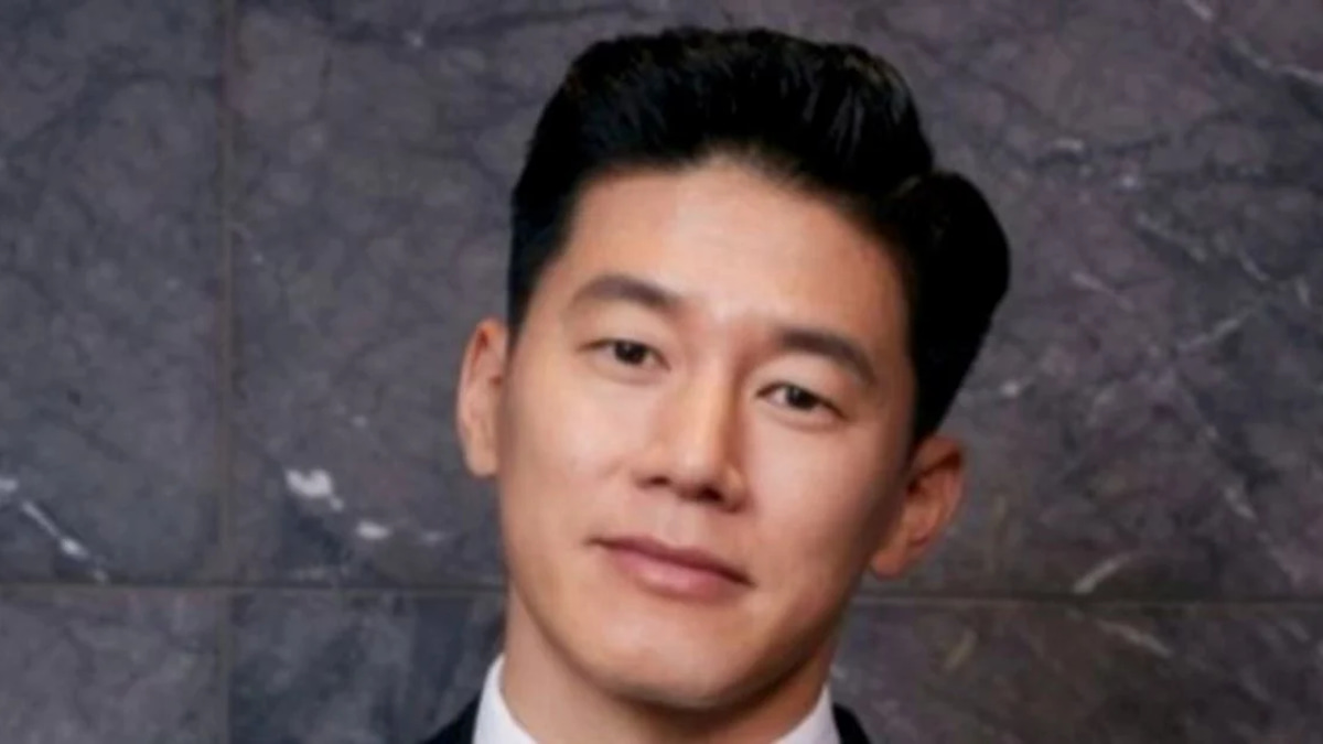 From Poverty to Stardom: Kim Mu Yeol's Struggle on RM500 Yearly Income Before Fame