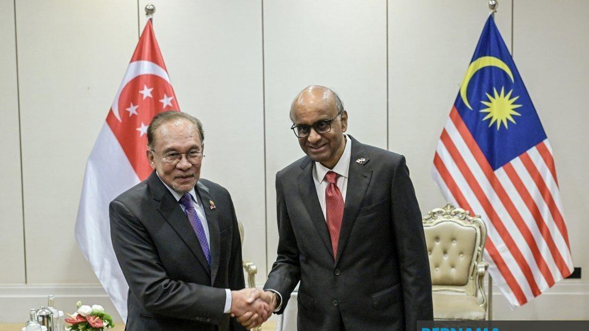 Singapore and Malaysia Chart Ambitious Agenda for Regional Cooperation