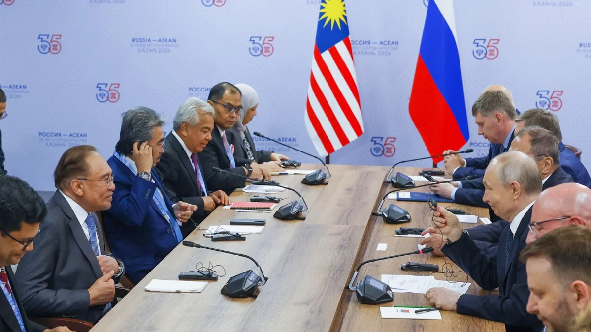 Anwar Thanks Putin for Supporting Malaysia-Russia Energy Partnership Through Petronas