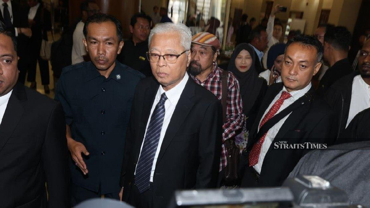 Ismail Sabri Leaves Court After Son Posts RM300,000 Bail