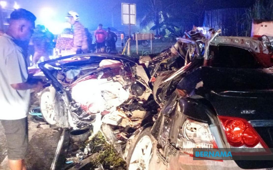 PM Anwar Extends Condolences to Families of Six Killed in Bentong Highway Collision