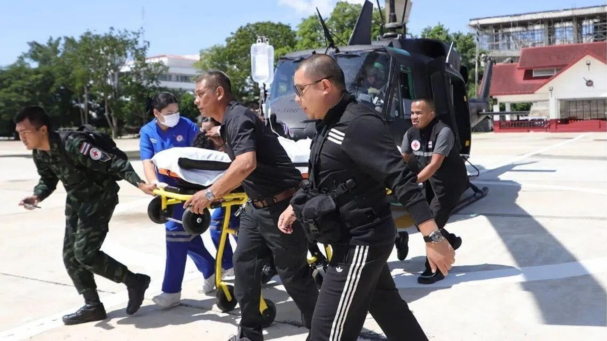 Twin bomb attacks on Thai police in Yala and Pattani leave 11 officers wounded