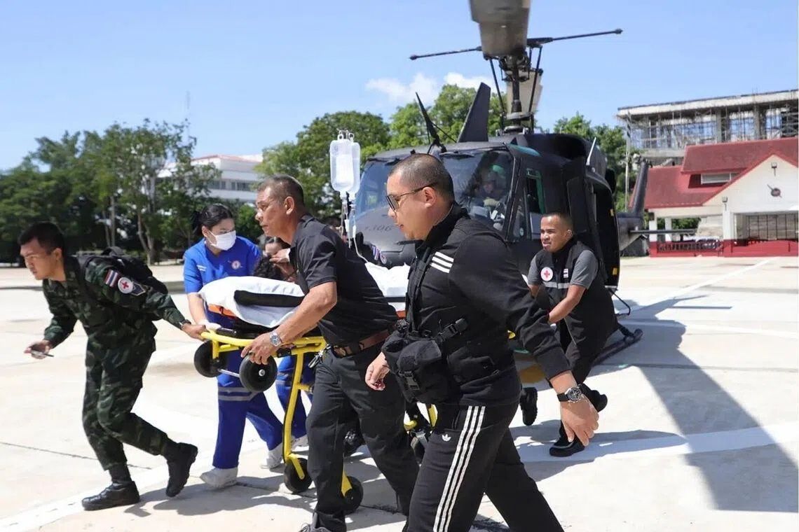 Twin bomb attacks on Thai police in Yala and Pattani leave 11 officers wounded