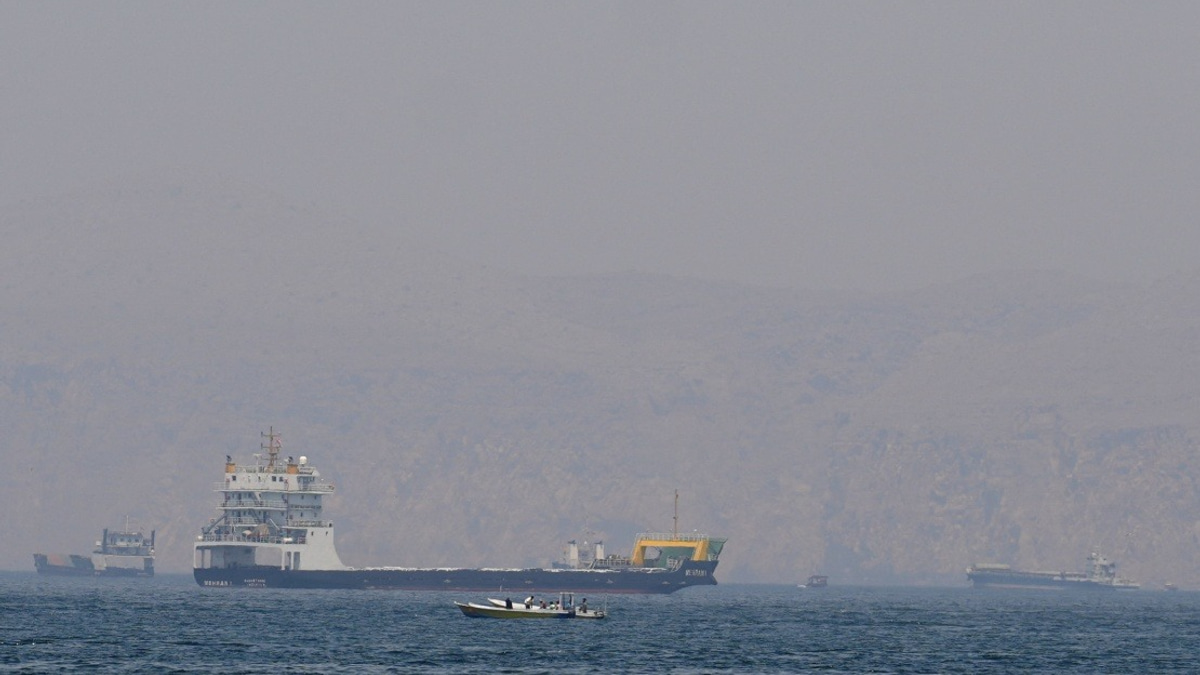 Trump Sets 60-Day Toll Moratorium in Strait of Hormuz, Threatens US Fees Later