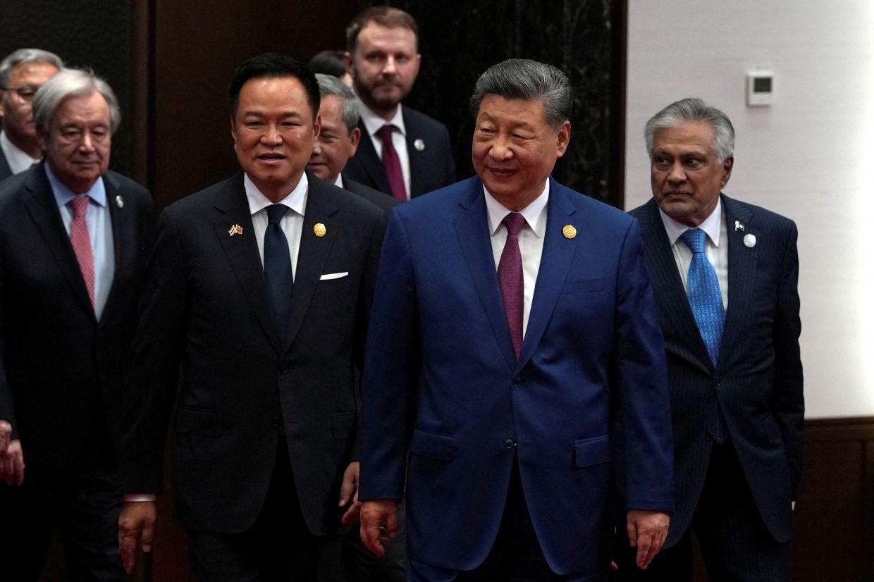 Thai PM's Musical Diplomacy Strikes a Chord Across Asia