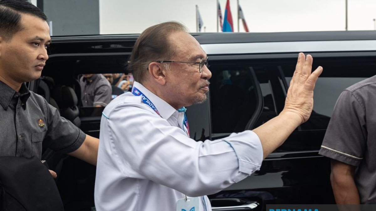 AUKU To Be Fully Repealed Without Replacement Law, Anwar Assures