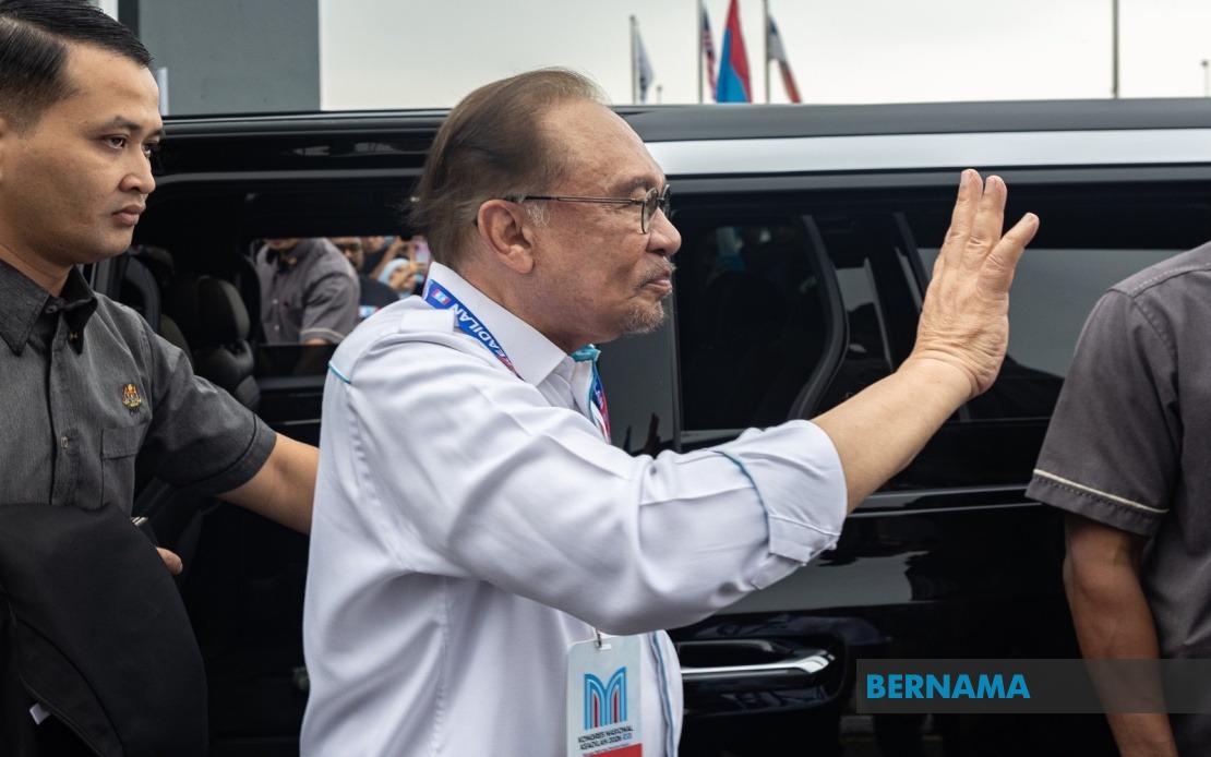 AUKU To Be Fully Repealed Without Replacement Law, Anwar Assures