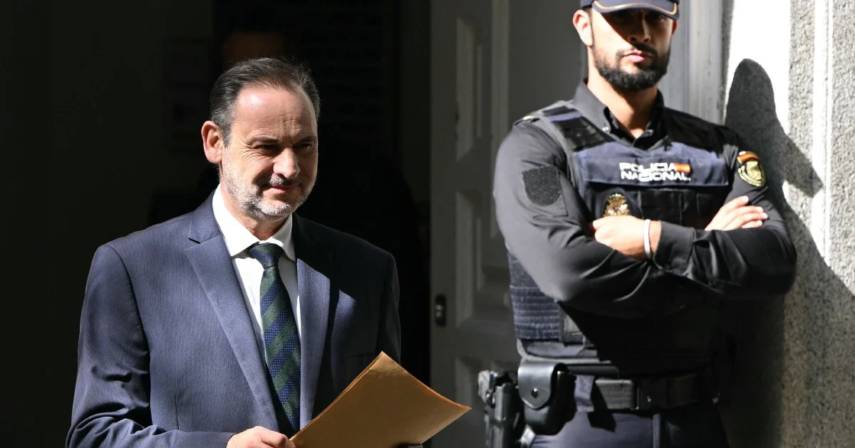 Spanish Court Sentences Former Transport Minister to 24 Years for Corruption