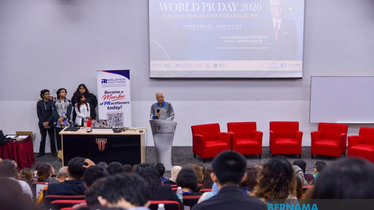 Trust Through Integrity: Ismail Sabri Urges PR Sector to Lead Digital Communication
