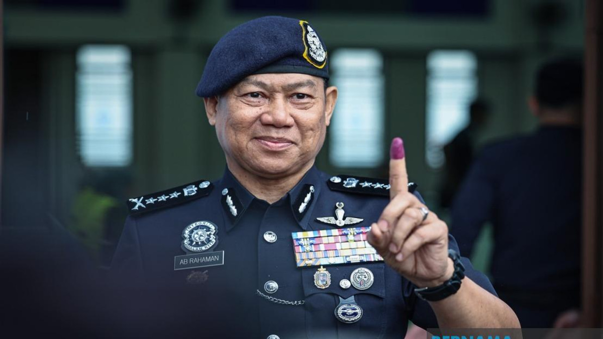 Johor Early Voting Sees Steady Police Turnout as Election Draws Near