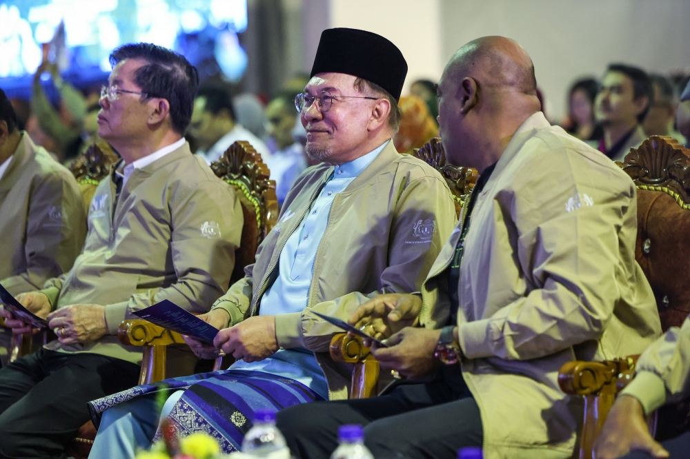 Anwar Signals Cabinet Will Endorse Tabung Haji Inquiry Report, Stressing Principle of Equal Justice