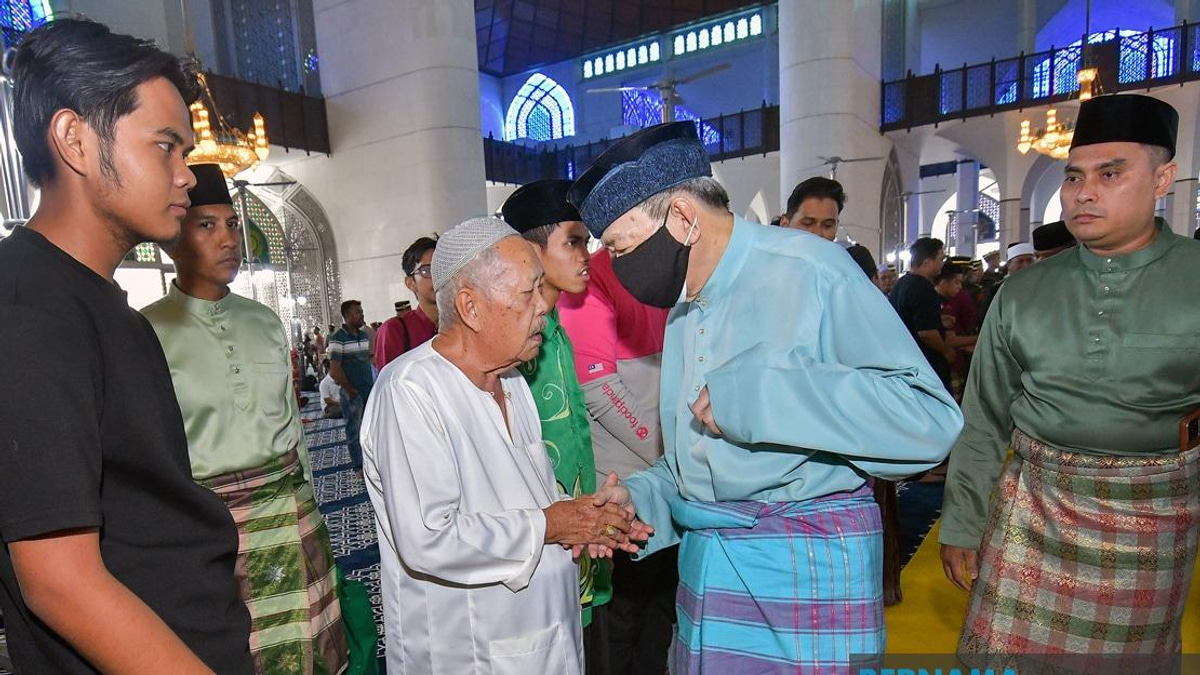 Selangor Sultan Issues Stern Warning Against Betrayal of Public Trust