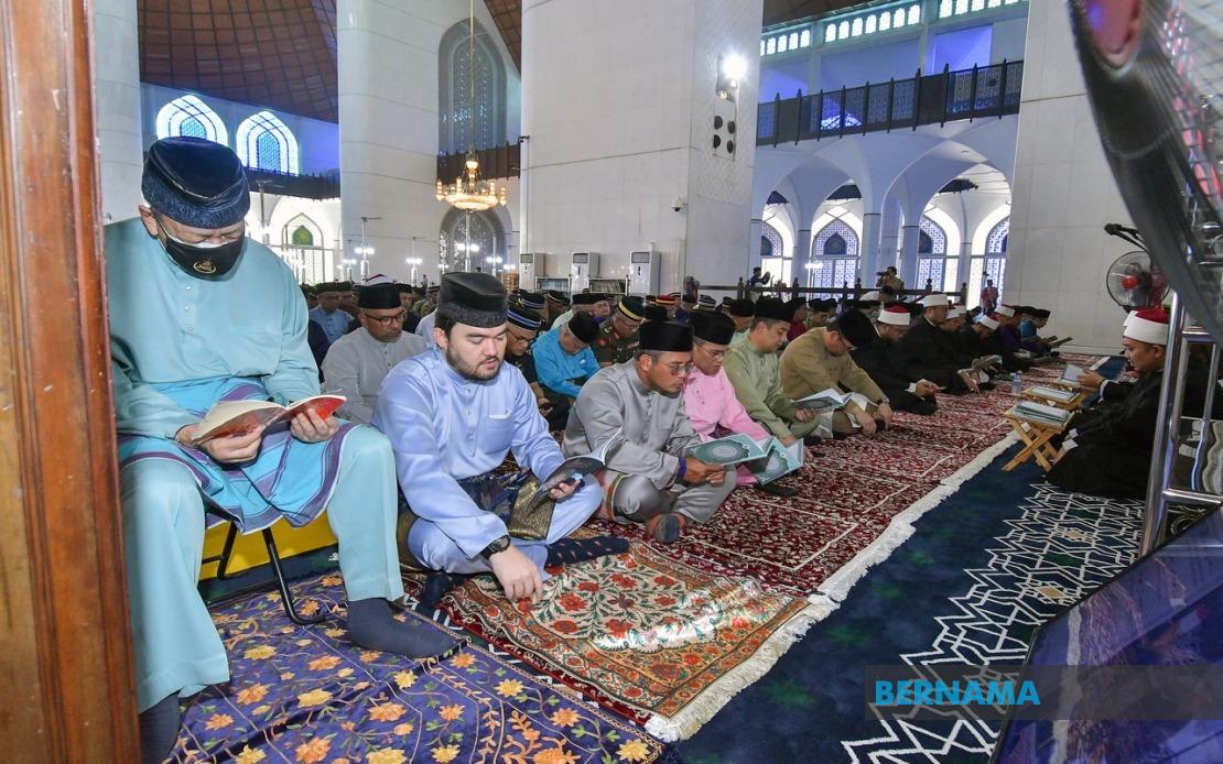 Sultan Sharafuddin Leads Pre-Merdeka Prayers in Selangor