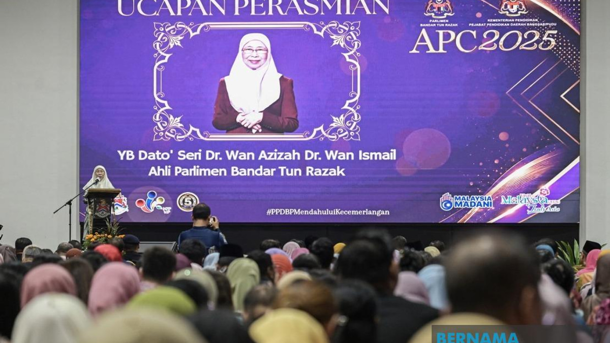 Nation's Strength Rests On Developing Ethical, Knowledgeable Citizens, Says Dr Wan Azizah