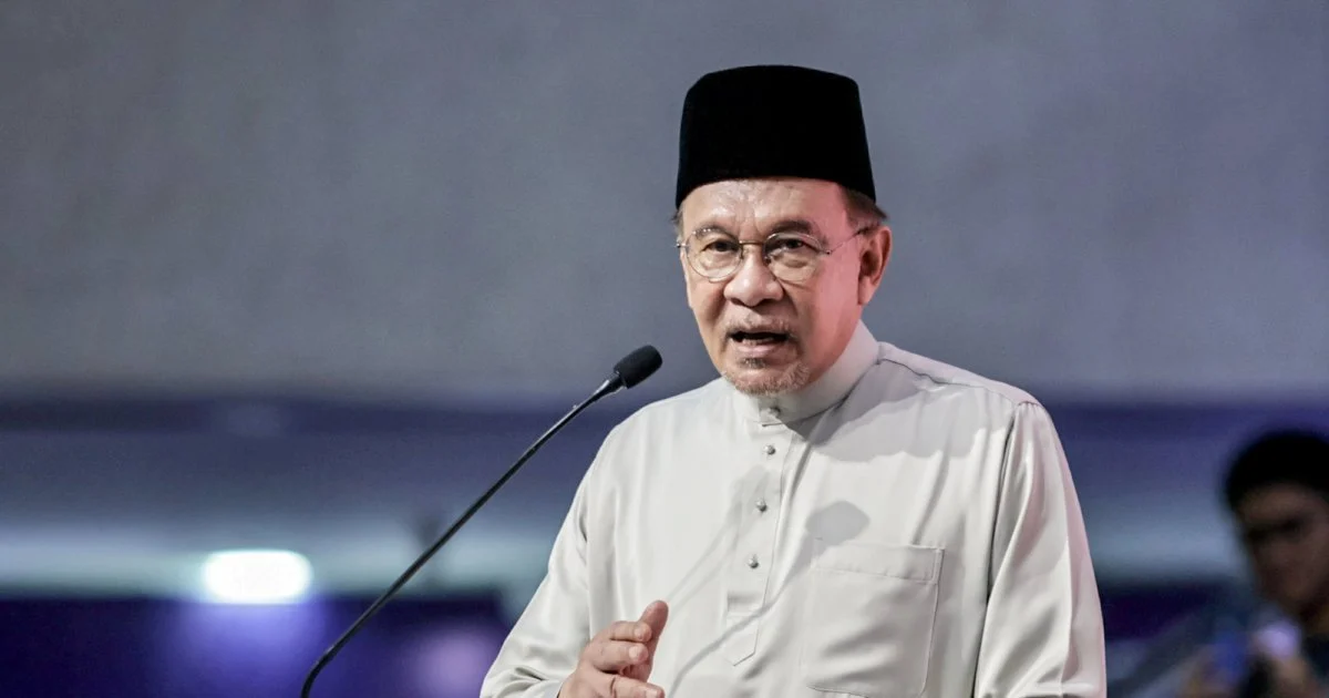 Tunku Ismail Sultan Ibrahim Receives Prime Minister Anwar Ibrahim