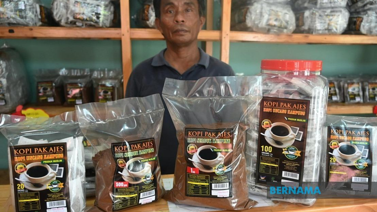 Johor Election Brings Boom Times for Pak Ajes' Coffee Enterprise
