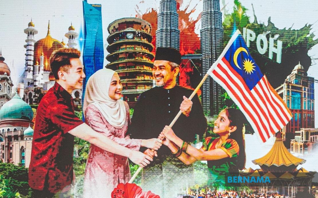 Fahmi Cautions Content Creators on AI-Generated National Flag imagery