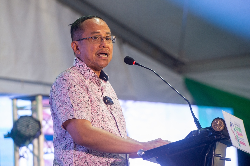Samsuri Defends PAS-BN Coalition Talks, Claims Full Party Approval