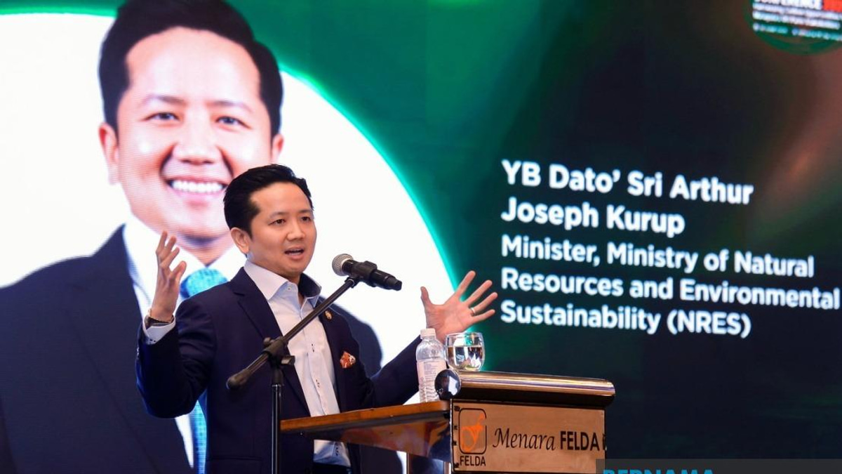 Carbon Tax Still Being Refined, Says Environment Minister
