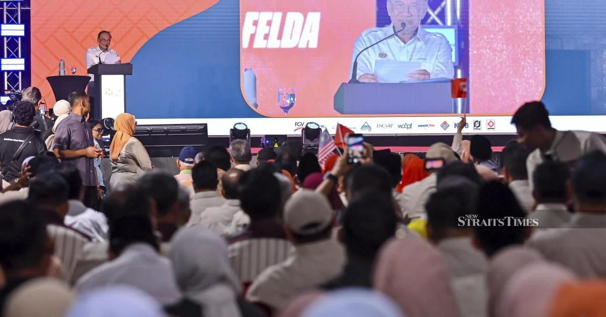 Anwar Urges Felda to Break Free from RM980 Million Debt Cycle