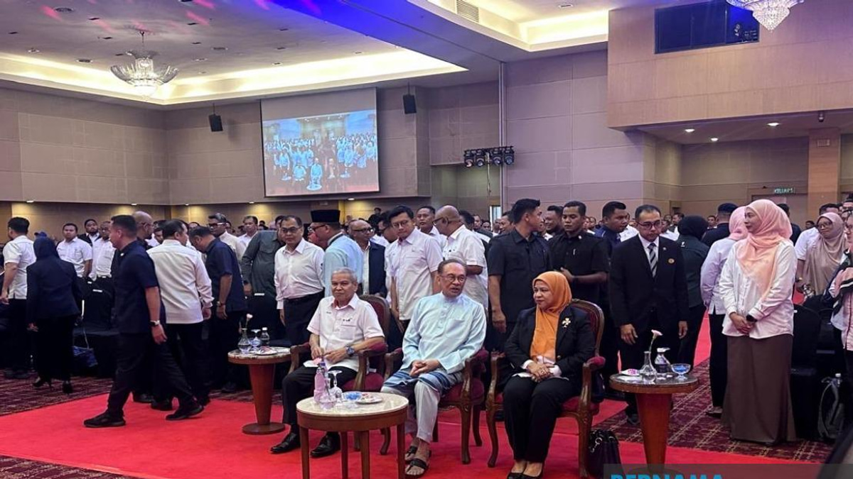 Anwar to Release FELDA Probe Findings Upon Completion of Investigation