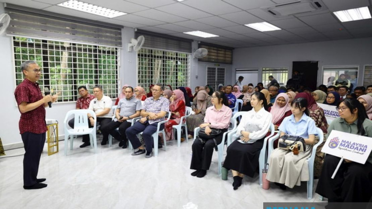 Malaysia Must Invest in Youth Patriotism and Digital Citizenship, Says Communications Minister