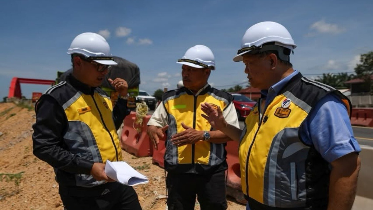 Works Minister Demands Acceleration of Delayed Sungai Durian Bridge Project in Kuala Krai