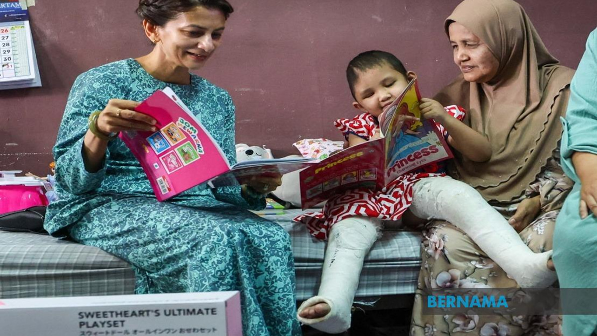 Young Crash Survivor Aulia Sofia Shows Steady Recovery Following Royal Visit