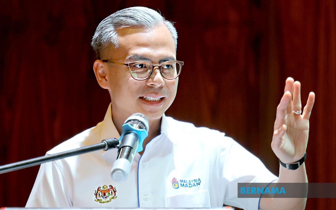 Fahmi Calls Telcos to Account for Rural Coverage Gaps, Urges CEOs to Visit Ground Zero