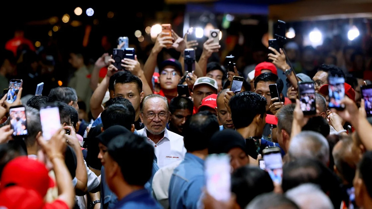 Anwar Declares End to Crony Politics and Systemic Plunder