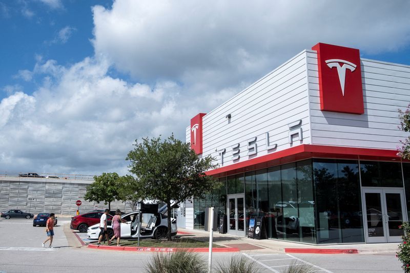 US safety board launches investigation into fatal Tesla crash in Texas