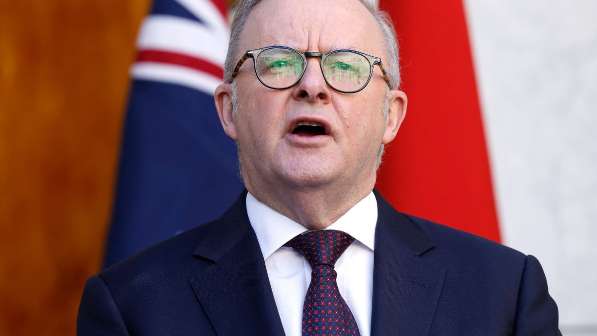 Australian PM Refuses Apology Over Japanese Leader Melon Joke